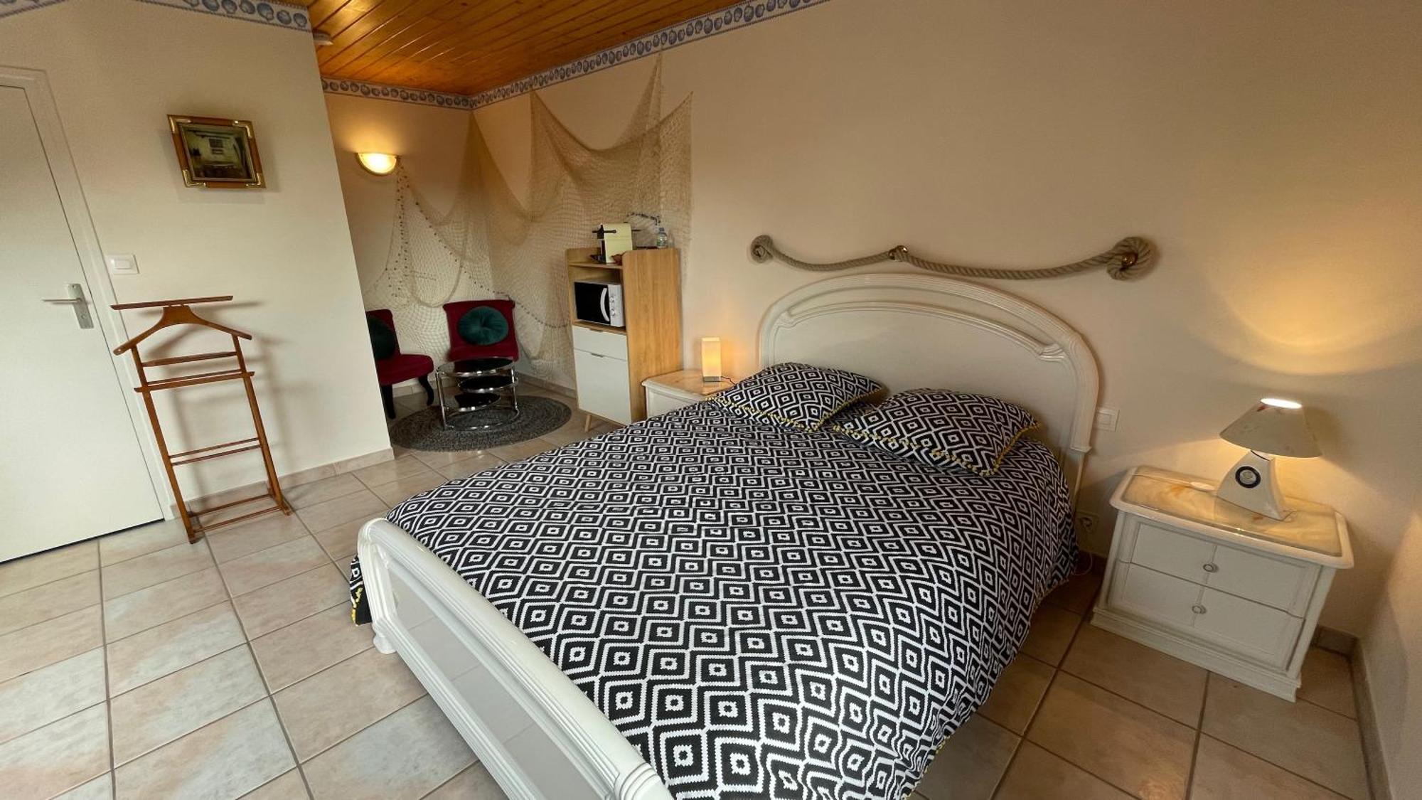Chambres D'Hotes Les Tilleuls Poullaouen Εξωτερικό φωτογραφία